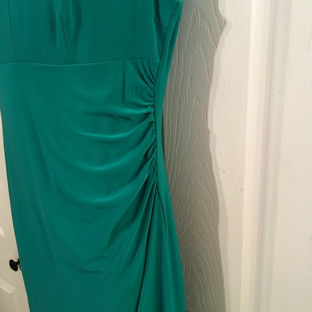 Scarlett Emerald Green Sheath Dress - Picture 3 of 9